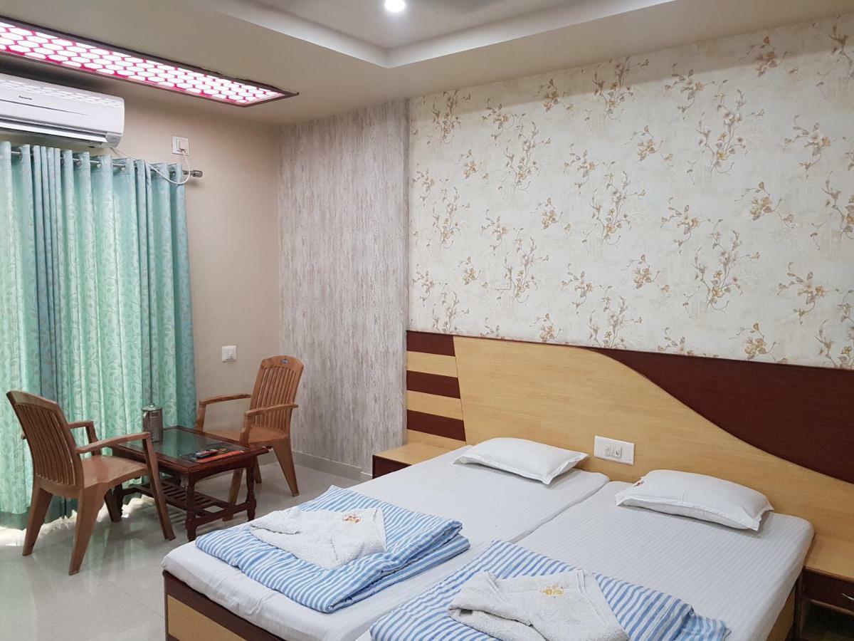 Hotel Lee Garden Puri Exterior foto